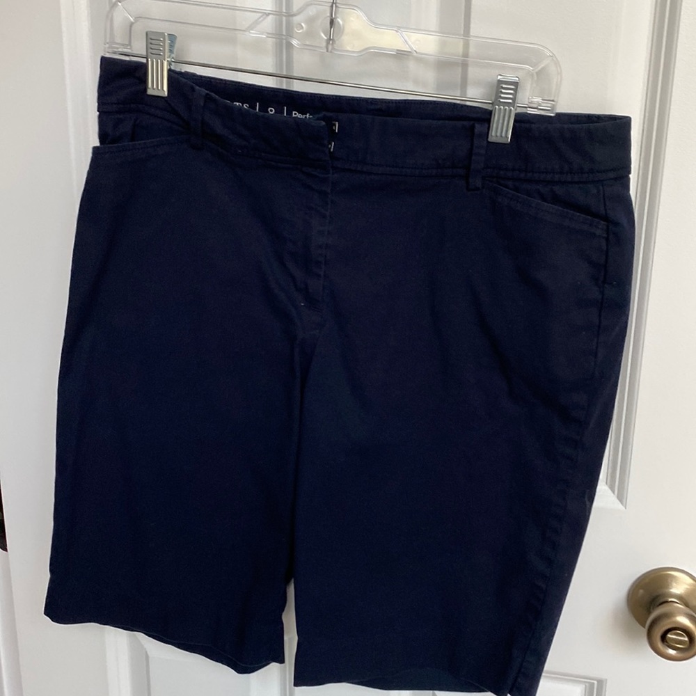 Talbots perfect shorts, size 8.